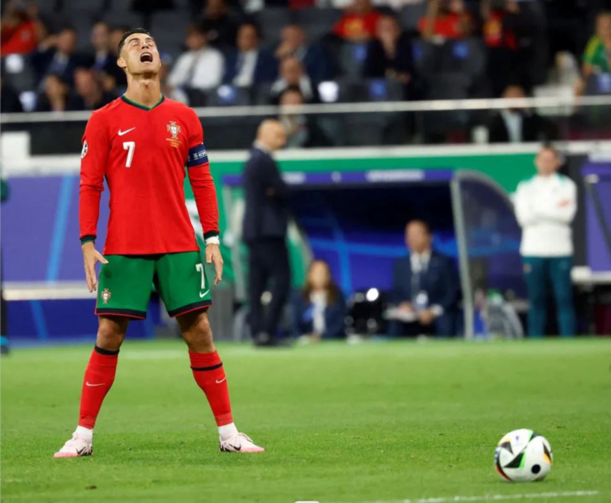 RONALDO masih belum temui sentuhan gol di Euro kali ini. -FOTO Reuters 