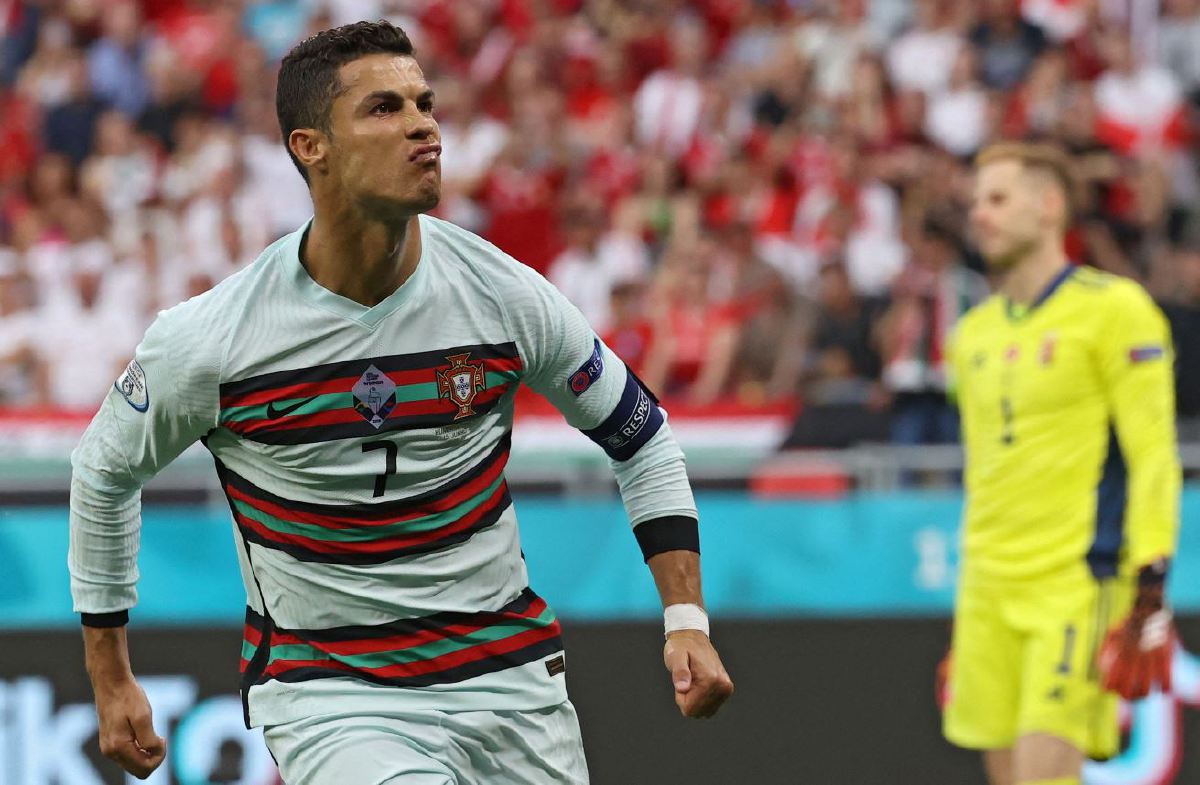 GAYA Ronaldo selepas menjaringkan gol ketika menentang Hungary. FOTO AFP