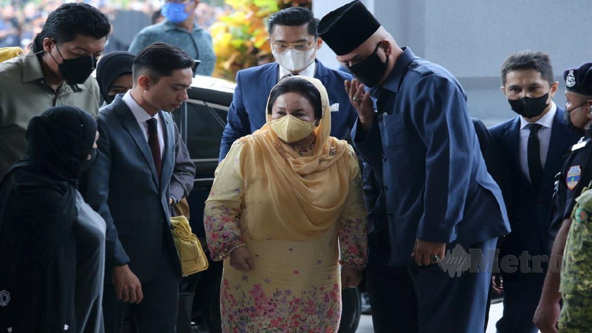 DATIN Seri Rosmah Mansor tiba di Kompleks Mahkamah Kuala Lumpur bagi menghadiri prosiding keputusan kes rasuah berhubung projek hibrid solar bernilai RM1.25 bilion. FOTO ASYRAF HAMZAH