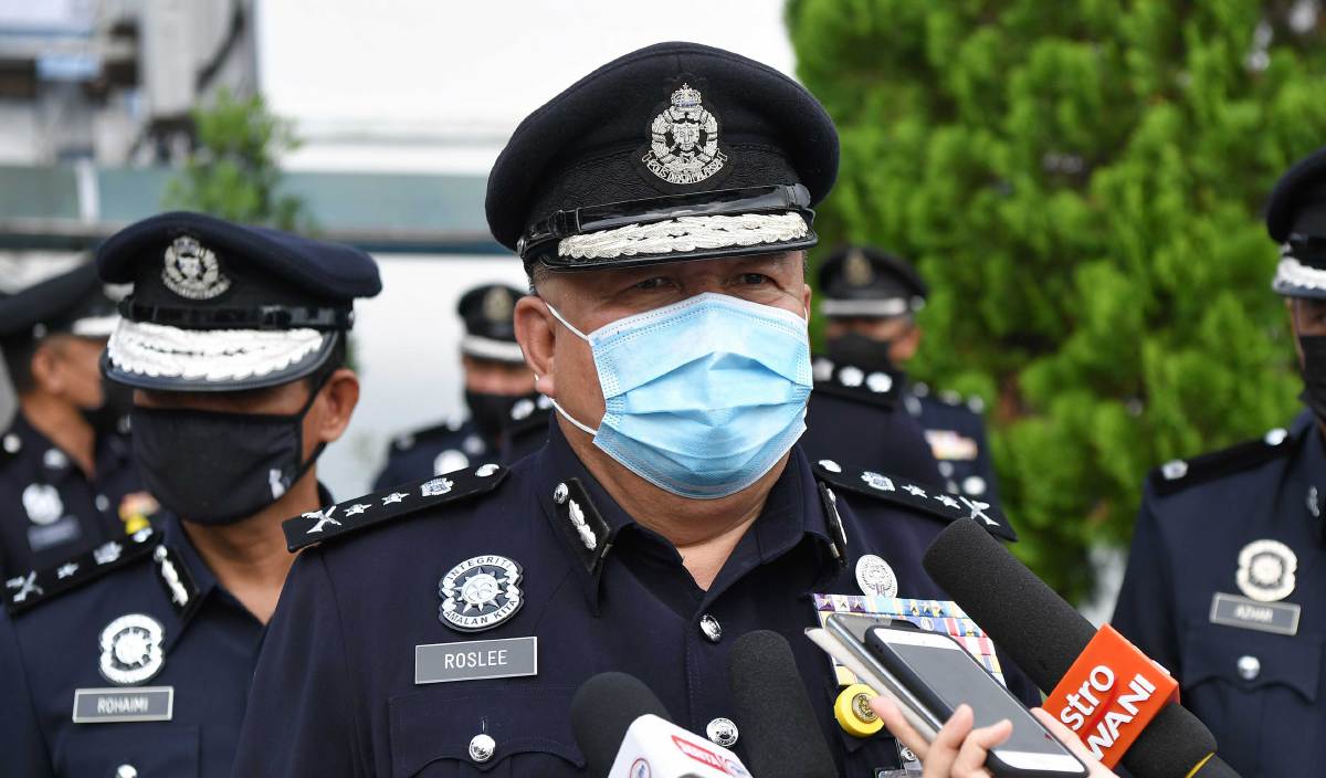 ROSLEE ditemu bual pemberita pada sambutan Peringatan Hari Polis ke-214, yang diraikan dalam keadaan norma baharu di Ibu Pejabat Polis Kontinjen Terengganu hari ini. FOTOBERNAMA