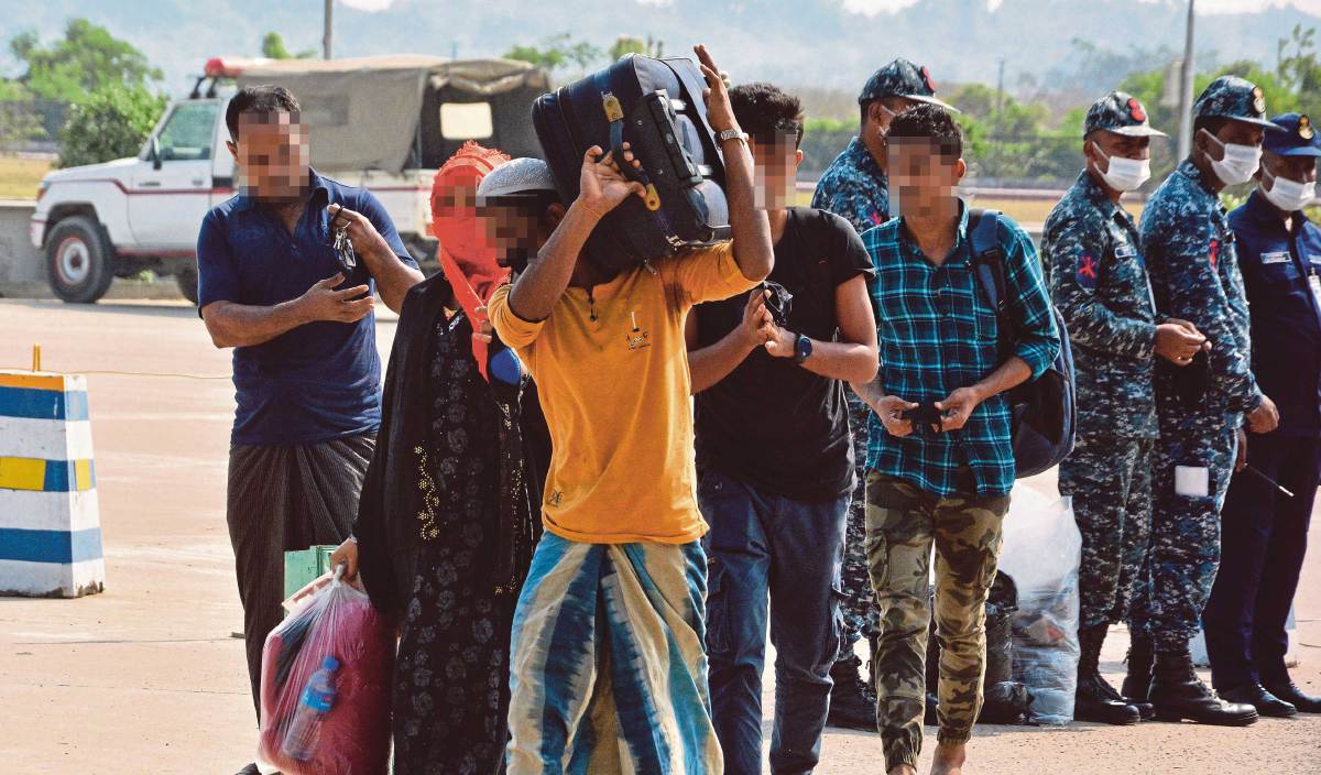 SETAKAT 31 Disember 2021, UNHCR menganggarkan jumlah pelarian dan pencari suaka di Malaysia adalah seramai 180,440 orang dengan 57 peratus daripadanya etnik Rohingya. FOTO EPA
