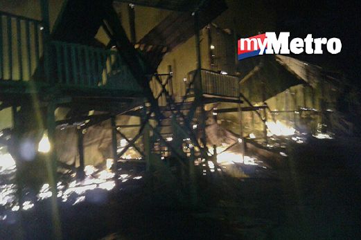 Rumah Panjang Lau Janting dihuni 100 penduduk musnah terbakar awal pagi tadi. FOTO ihsan bomba
