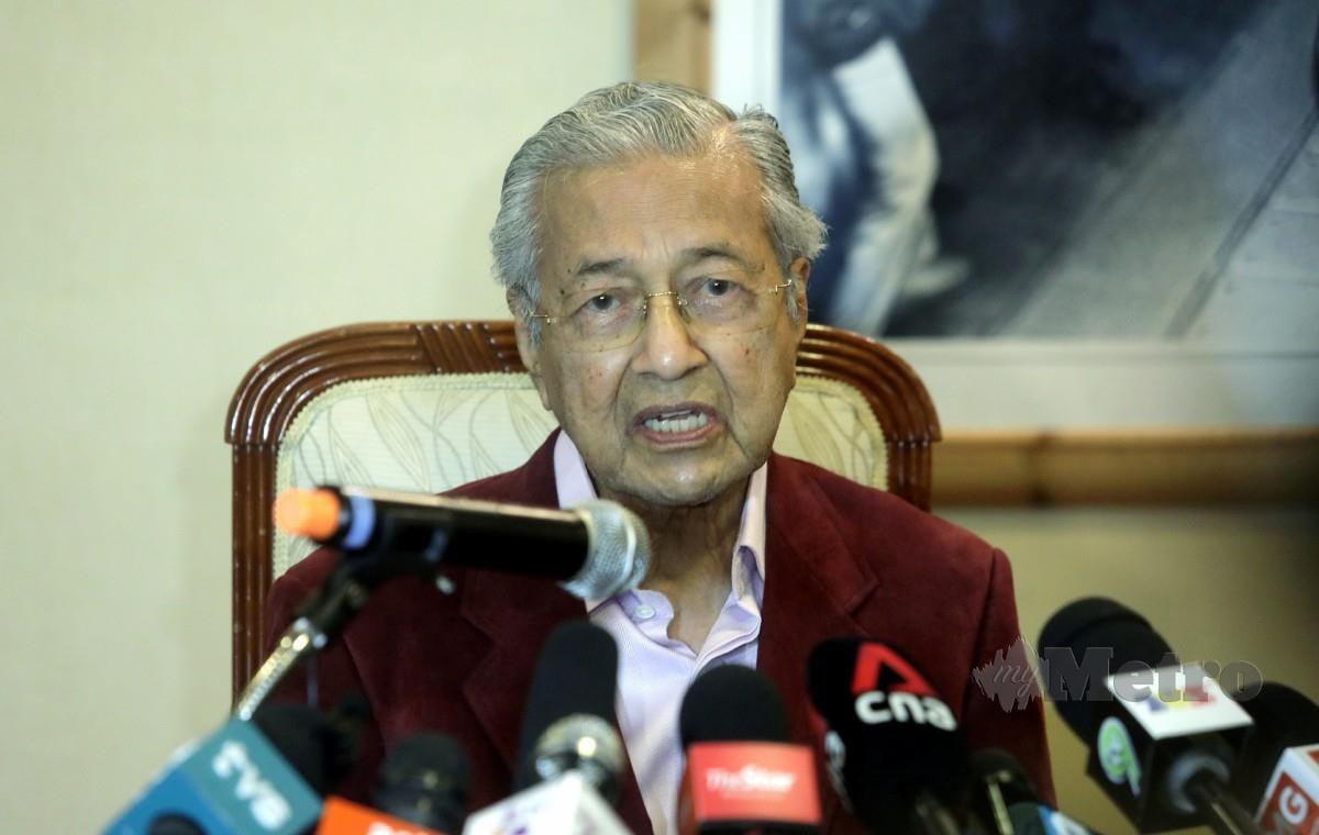 Tun Dr Mahathir ketika sidang media Majlis Pelancaran Aspirasi Johor Parti Pejuang Tanahair di Putrajaya. FOTO MOHD FADLI HAMZAH