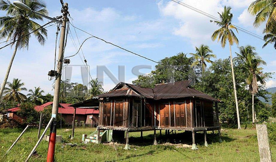 RUMAH pusaka meninggalkan kenangan sepanjang hayat kepada sesebuah keluarga. FOTO Dzulkeffli Mustapha