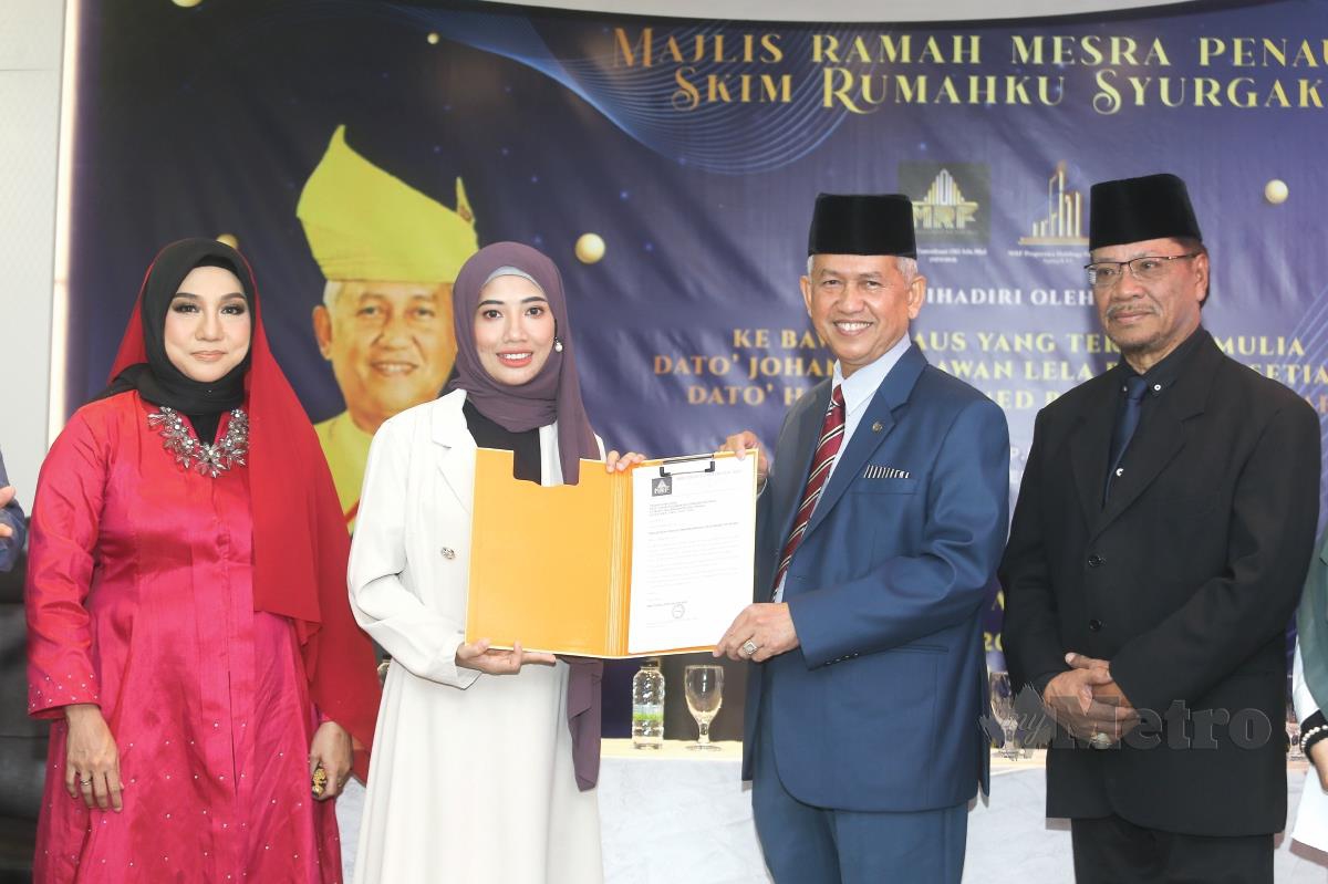 Muhammed Abdullah ketika hadir pada Majlis Ramah Mesra Bersama Artis yang diadakan di pejabat MRF Consultant (M) Sdn Bhd di Wisma Dygnersys. FOTO GENES GULITAH