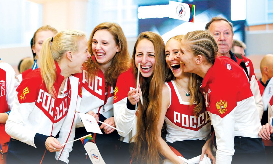 GELAGAT atlet renang Russia di Lapangan Terbang Sheremetyevo, Moscow sebelum berlepas ke Rio.