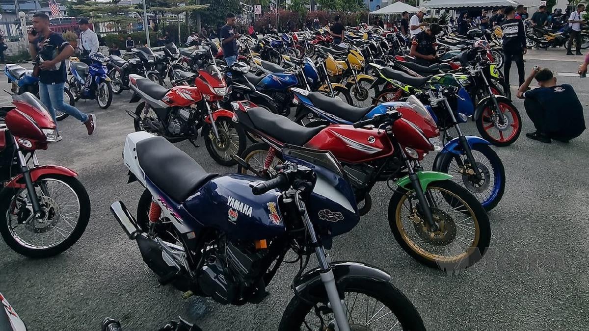 ANTARA motosikal yang ditahan kerana pelbagai kesalahan menerusi Ops Bersepadu polis dan JPJ. FOTO Facebook Polis Terengganu 