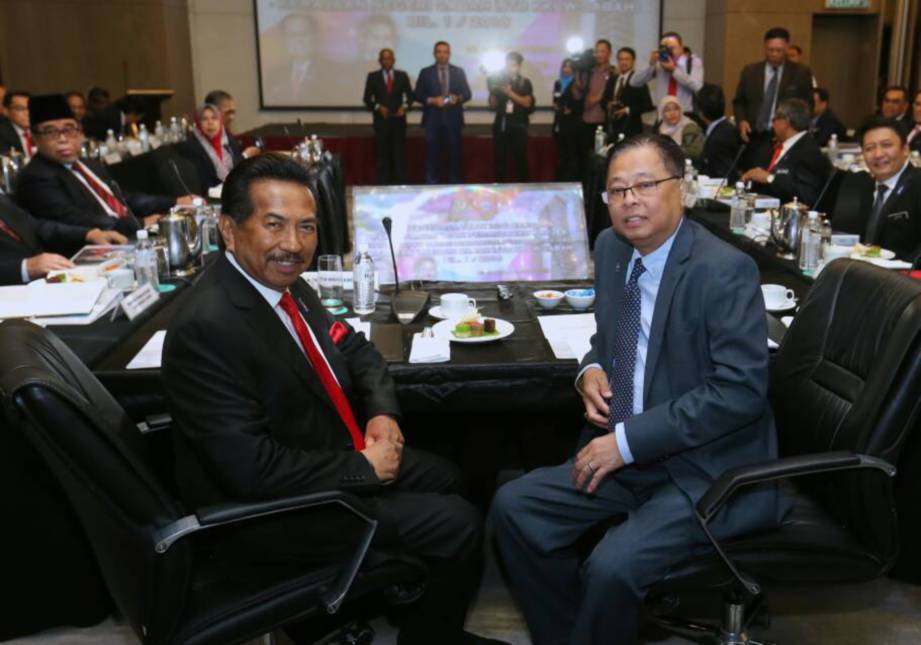 Ismail Sabri (kanan) bersama Ketua Menteri Sabah, Tan Sri Musa Aman ketika Mesyuarat Jawatankuasa Bersama Peringkat Tertinggi KKLW - Kerajaan Negeri Sabah. FOTO Khairull Azry Bidin 
