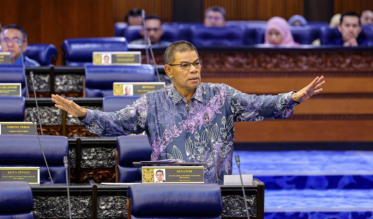 SAIFUDDIN Nasution ketika sesi soal jawab Pertanyaan-Pertanyaan Jawab Lisan pada Sidang Dewan Rakyat di Bangunan Parlimen hari ini. FOTO BERNAMA