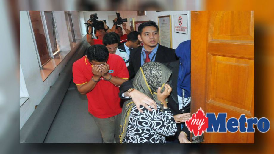 JURUBAHASA sambilan, suaminya serta tauke bot warga Vietnam dihadapkan ke Mahkamah Sesyen Kuala Terengganu atas tuduhan memberi suapan RM100,000 kepada pegawai kanan APMM. FOTO Syafiq Ambak.