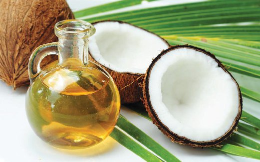 SANTAN dan minyak kelapa kaya dengan asid lemak rantaian sederhana (MCFAs) yang mempunyai pelbagai manfaat untuk kesihatan.