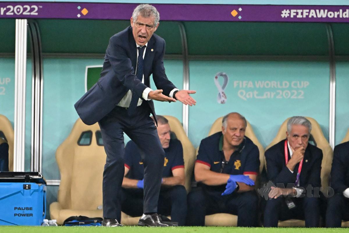 REAKSI Santos ketika membimbing Portugal. FOTO AFP