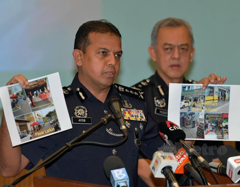 KETUA Polis Johor Datuk Ayob Khan Mydin Pitchay menunjukkan gambar lokasi yang viral di media sosial baru-baru ini ketika sidang media di Ibu Pejabat Polis Kontinjen Johor. FOTO BERNAMA