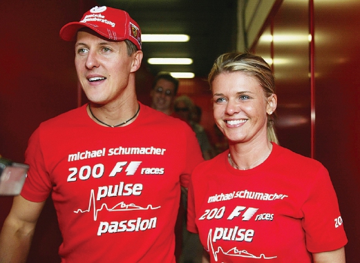 CORRINA tetap setia bersama Schumacher.