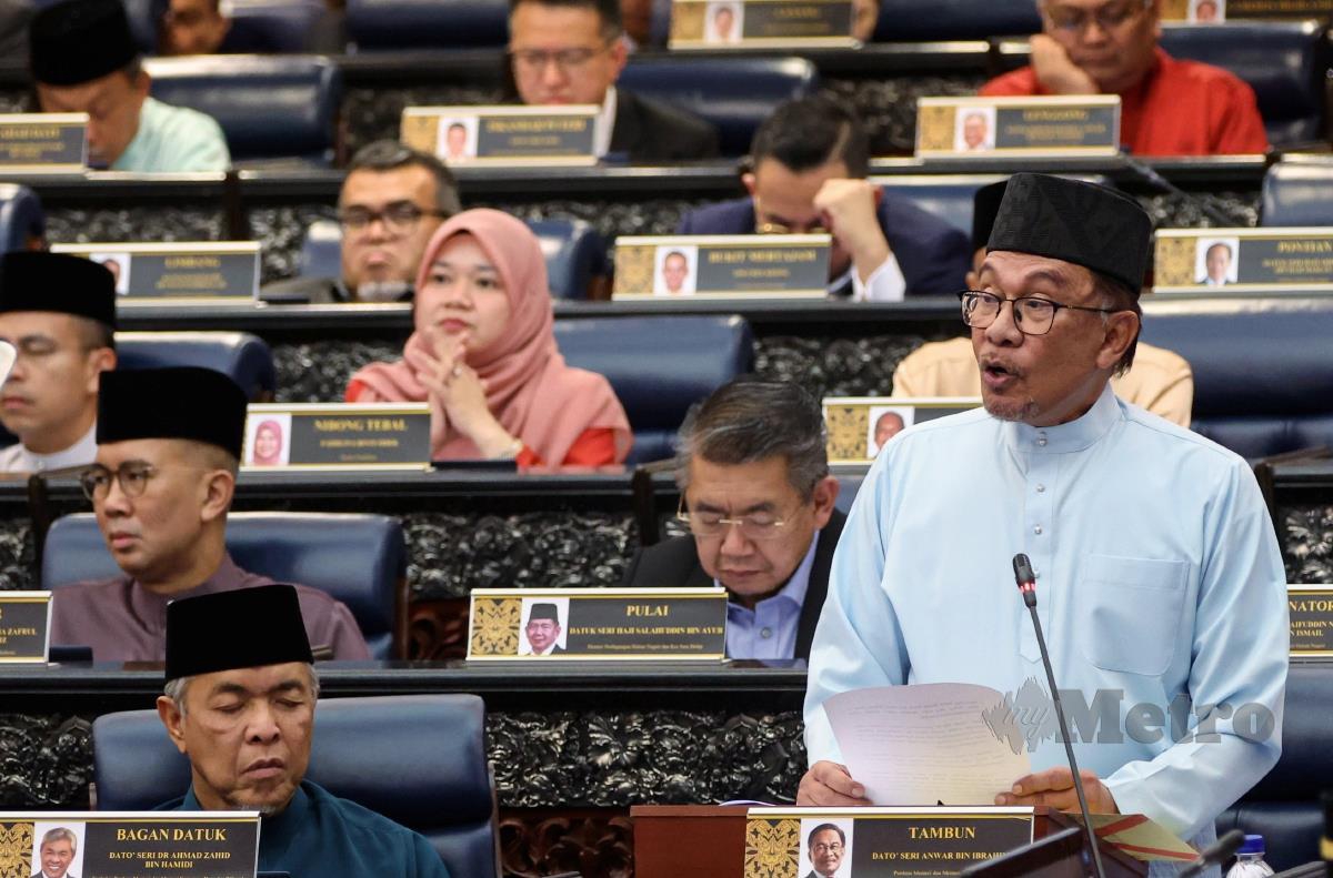 Perdana Menteri yang juga Menteri Kewangan Datuk Seri Anwar Ibrahim ketika membentangkan Belanjawan 2023 Malaysia MADANI di Parlimen hari ini. FOTO BERNAMA