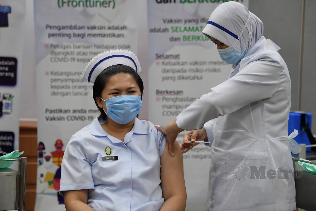 Sultan Selangor menzahirkan rasa sukacita apabila baginda difahamkan lebih 90 peratus petugas barisan hadapan di hospital-hospital kerajaan di negeri ini sudah menerima suntikan vaksin Covid-19. 