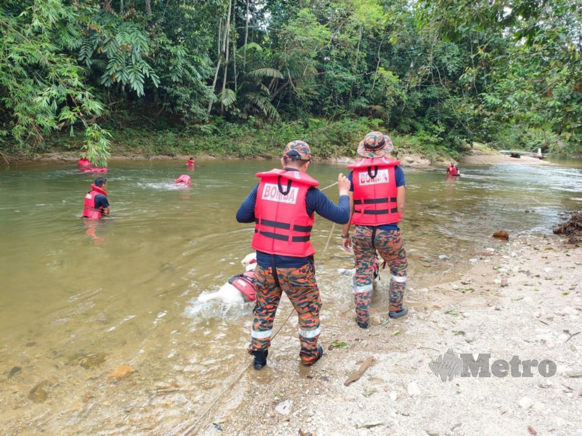 OPERASI mencari dan menyelamat (SAR) kanak-kanak lelaki  yang hilang dikhuatiri lemas ketika mandi di Sungai Bernam berdekatan Teratak River View Lubuk Hantu, Simpang Empat. FOTO IHSAN JBPM