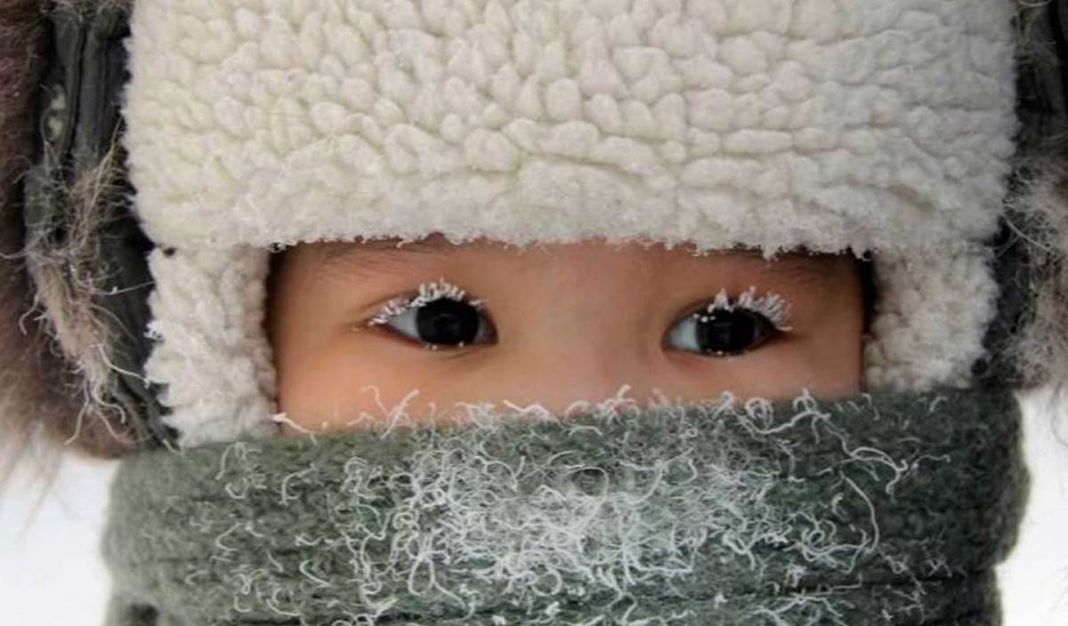 SALJI pada bulu mata penduduk di Yakutsk, Siberia, Rusia. FOTO Reuters