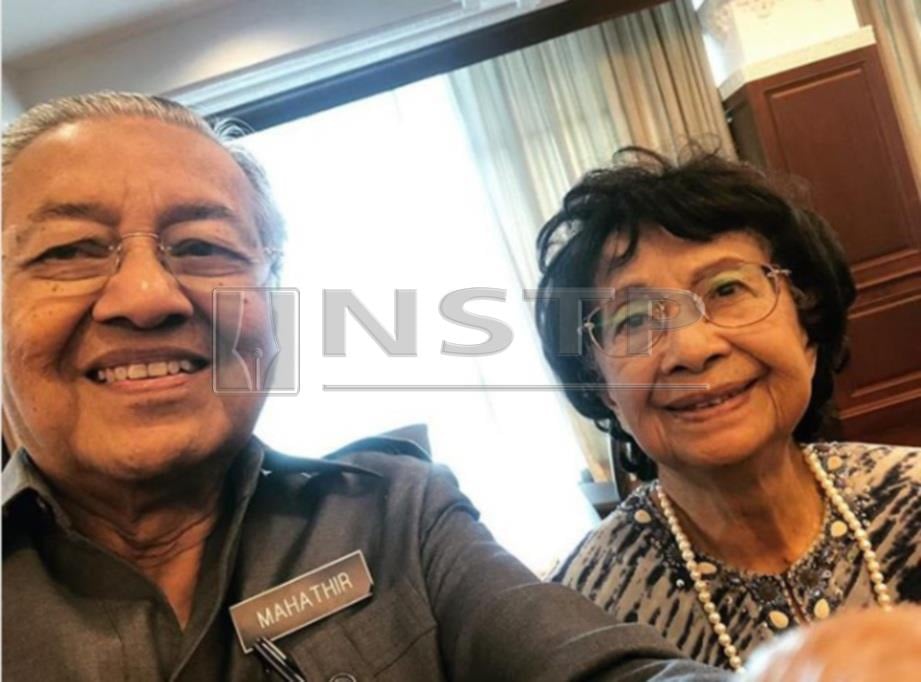 GAMBAR 'selfie' yang dimuat naik Tun Dr. Mahathir di Instagram miliknya. FOTO Instagram Tun Dr. Mahathir Mohamad