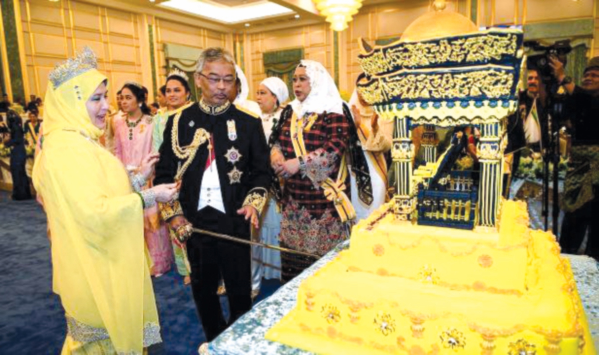 KEK khas berbentuk Balairong Seri sempena Ulang Tahun Keputeraan bersempena Hari Pertabalan Yang di-Pertuan Agong, Al-Sultan Abdullah Ri’ayatuddin Al-Mustafa Billah Shah pada tahun 2019 lalu. 