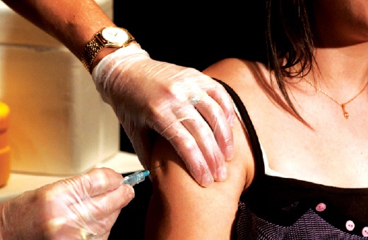 SELAIN suntikan HPV, wanita perlu melakukan ujian pap smear berkala elak barah pangkal rahim.