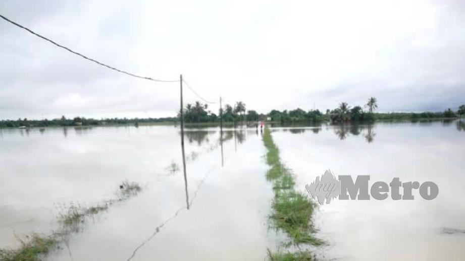 GAMBAR fail pada 16 Disember lalu menunjukkan banjir di Kampung Setajam, Rompin. FOTO Arkib NSTP 