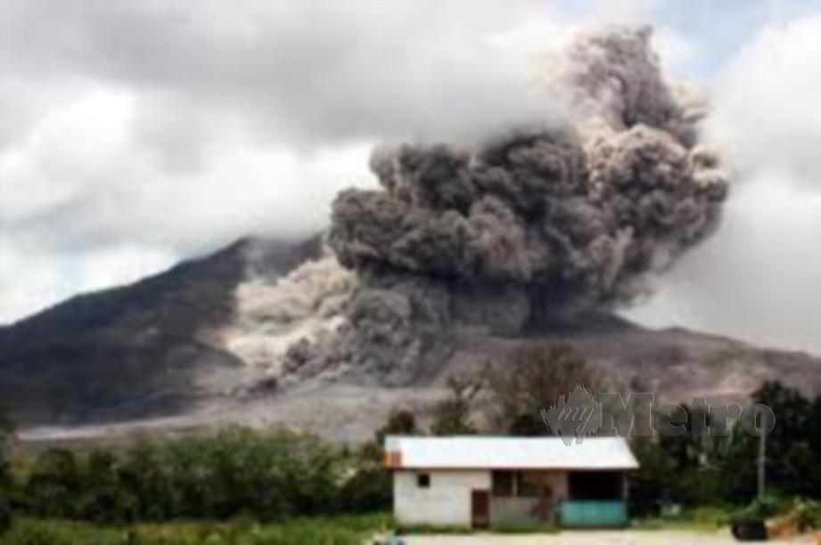 GUNUNG Sinabung di kepulauan Sumatra yang aktif pada 2010, meletus dahsyat pada 2016. FOTO: AFP