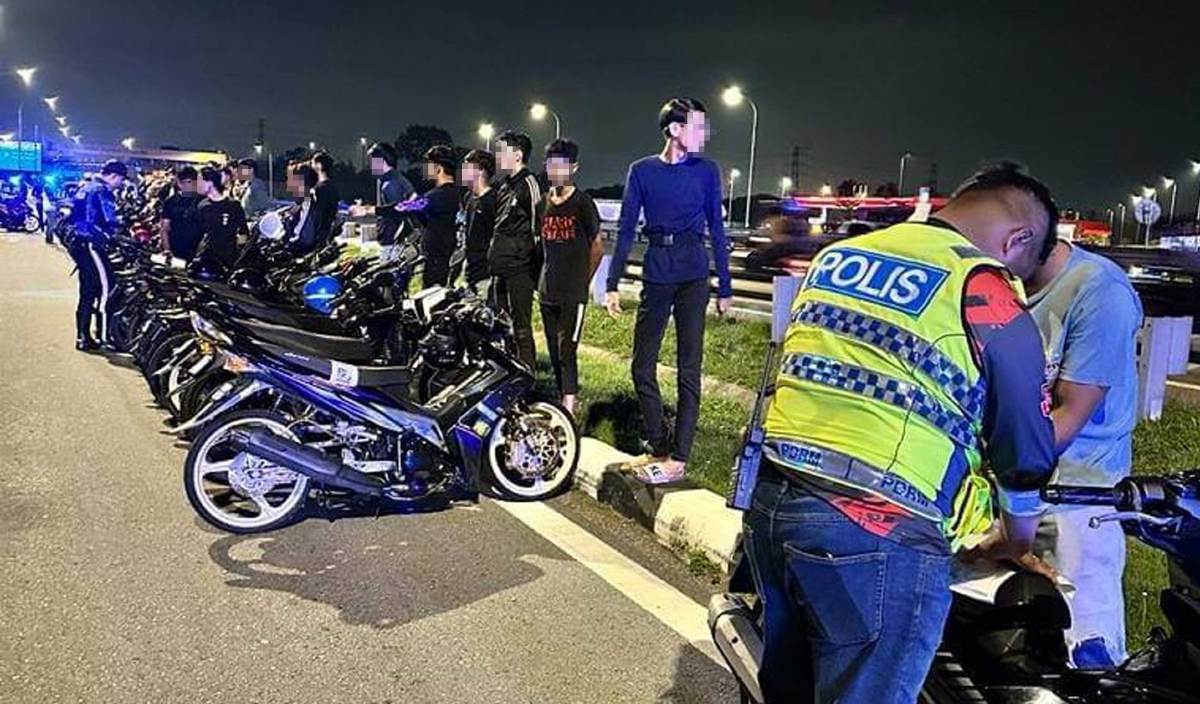 POLIS mengadakan Op Khas Bersepadu Samseng Jalanan dan menyita 113 motosikal mat rempit di Lebuhraya Utara-Selatan (PLUS) dekat Samagagah,Bukit Mertajam. FOTO Ihsan PDRM