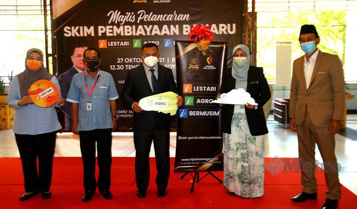 AMIRUDIN (tiga kiri) melancarkan Skim Pembiayaan Baharu Hijrah Selangor i-Lestari, i-Agro dan i-Bermusim di Bangunan Sultan Salahuddin Abdul Aziz Shah, Shah Alam. FOTO Faiz Anuar