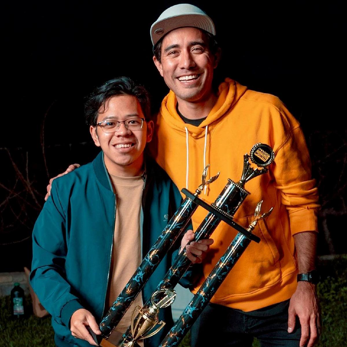 MOHAMAD Sofian atau Sofyang (kiri) bersama Zach King. FOTO ihsan Mohamad Sofian Abdullah