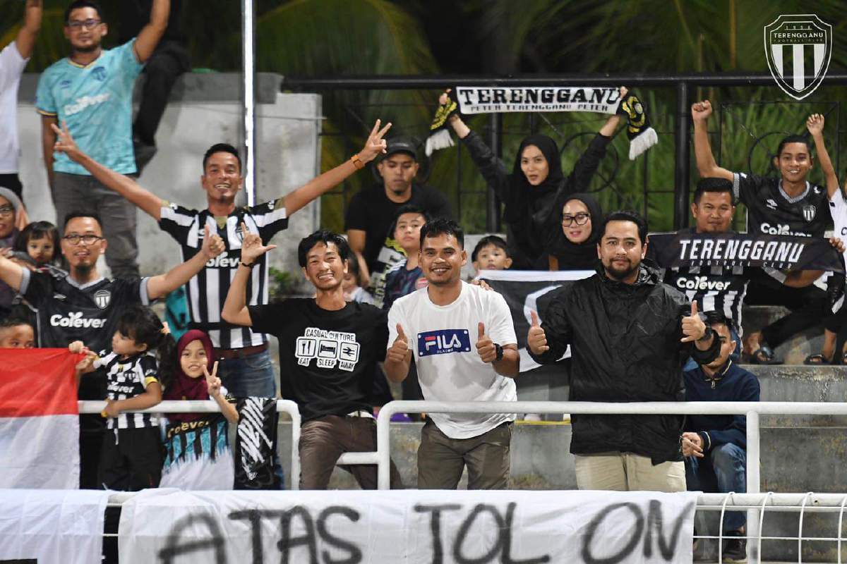 PEMINAT bola sepak di Pantai Timur sambut baik pemillihan Stadium Sultan Mizan Zainal Abidin sebagai gelanggang aksi persahabatan Harimau Malaya. FOTO Ihsan TFC