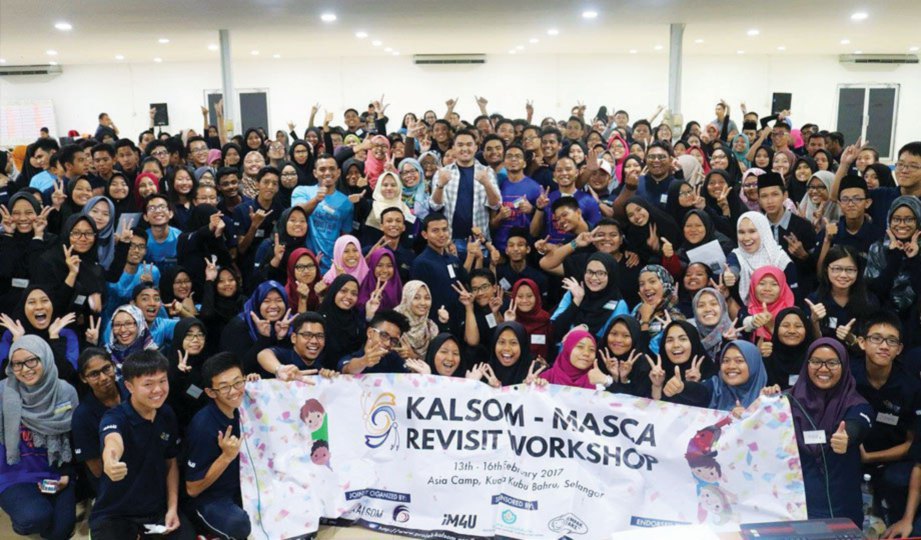 SERAMAI 214 pelajar terpilih membabitkan diri dalam Kalsom-MASCA Revisit Workshop 2017 (KMRW 2017) yang diadakan di Asia Camp, Kuala Kubu Bharu Selangor, baru-baru ini.