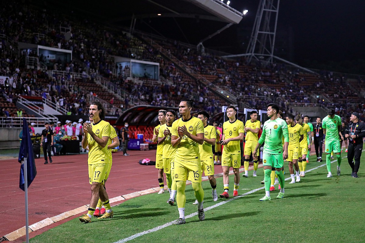 REAKSI kecewa pemain kebangsaan selepas tewas kepada Thailand pada perlawanan separuh akhir kedua Piala AFF. FOTO Bernama