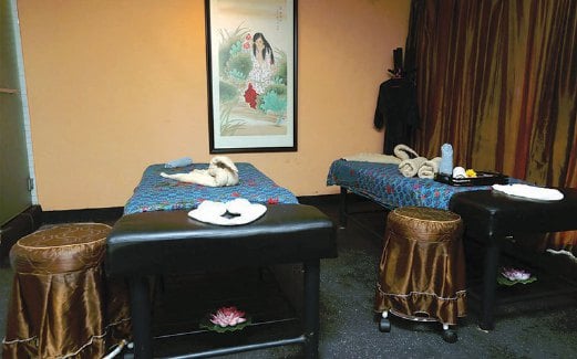 DEKORASI ringkas dan santai di Spa Zen cetuskan rasa damai serta selesa pada pengunjung.