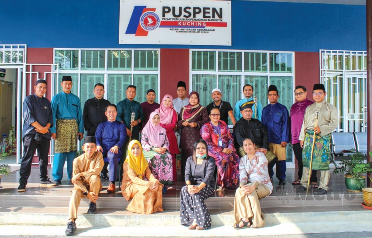 BERSAMA warga Puspen Kuching yang mempunyai visi dan misi sama dalam membantu penagih dadah.