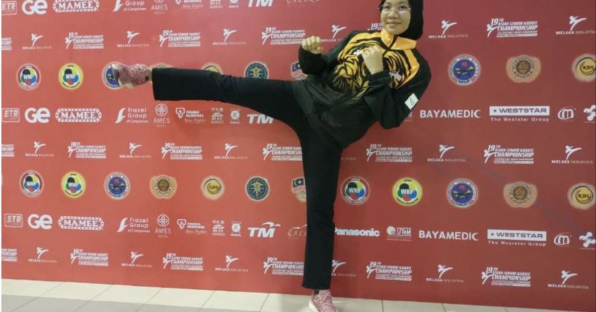 Empat jaguh karate wanita 'naik pangkat'