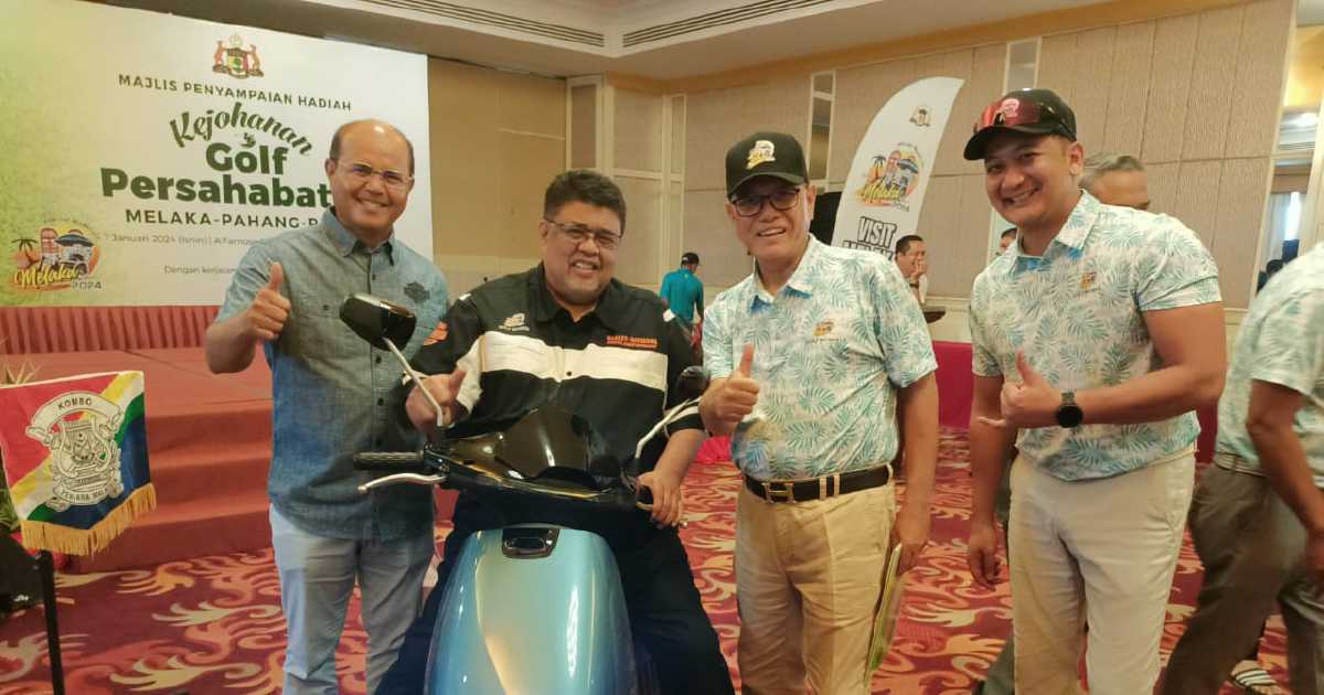 Golf erat hubungan kerajaan Melaka, Pahang