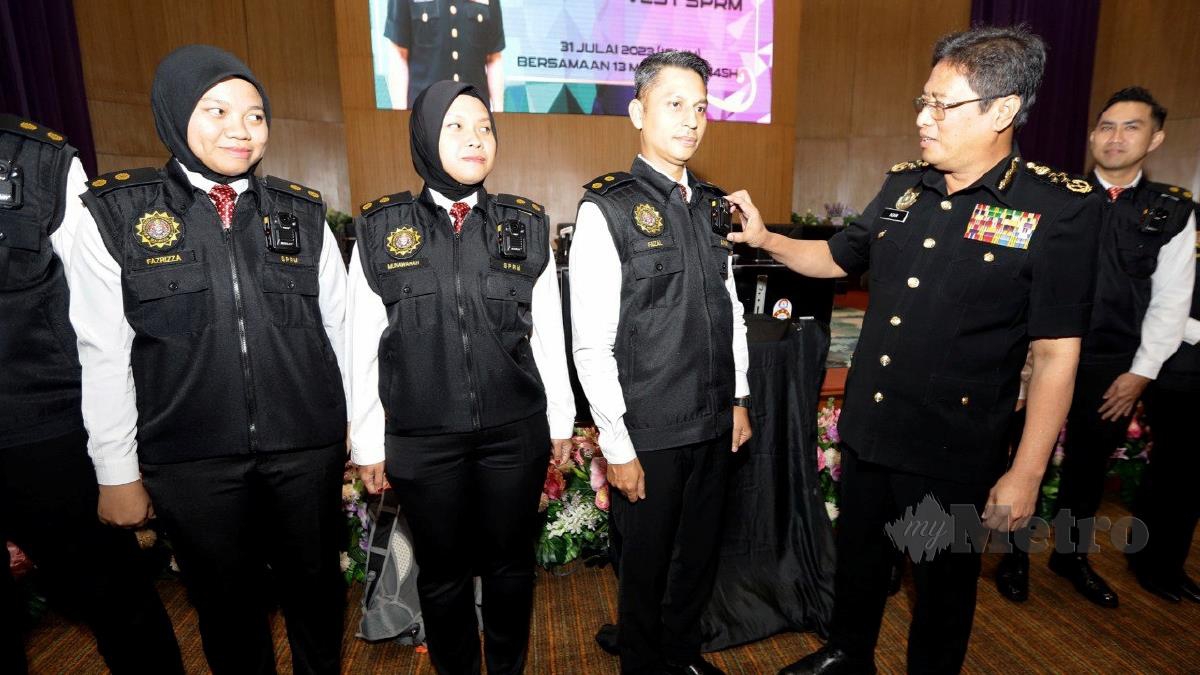 AZAM ketika Majlis Pelancaran Pemakaian Kamera Badan SPRM di Putrajaya. FOTO Mohd Fadli Hamzah