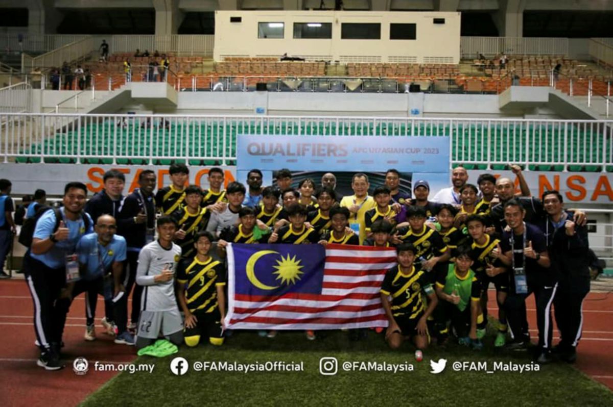 SKUAD B-16 negara ketika meraikan kejayaan layak beraksi di Piala Asia B-17 tahun depan. FOTO FAM