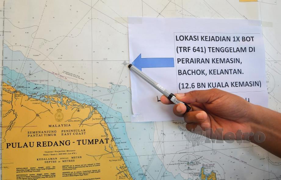 APMM Kelantan memperluaskan lagi operasi mencari dan menyelamat mangsa bot karam yang masih hilang di Muara Kuala Kemasin. FOTO BERNAMA