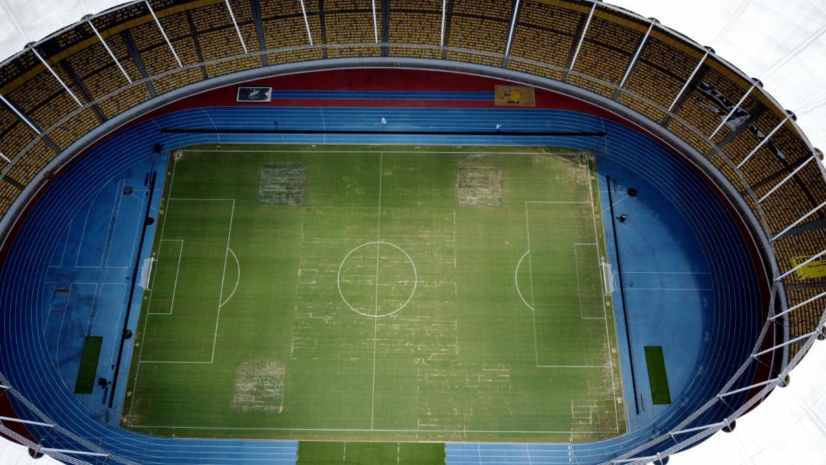 KEADAAN terkini padang Stadium Nasional Bukit Jalil. FOTO EMEL