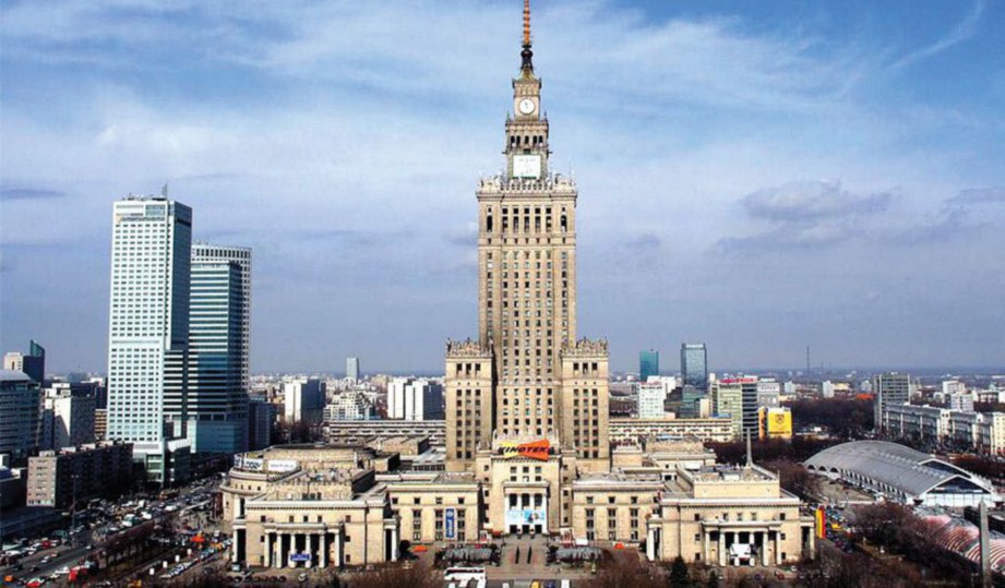 ISTANA Budaya dan Sains yang menjadi mercu tanda Warsaw.