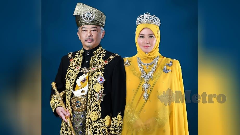Yang di-Pertuan Agong Al-Sultan Abdullah Ri’ayatuddin Al-Mustafa Billah Shah dan Raja Permaisuri Agong Tunku Azizah Aminah Maimunah Iskandariah.