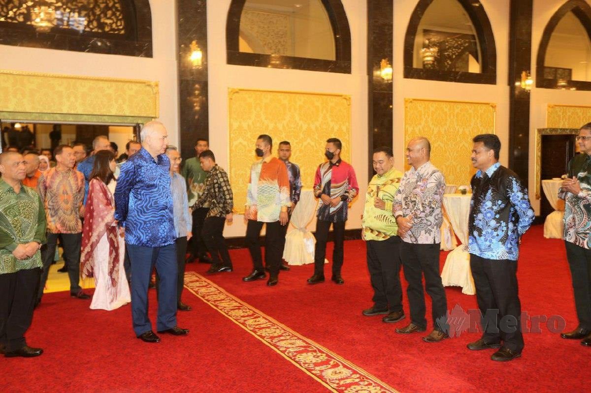 SULTAN Nazrin Muizzuddin Shah berkenan menghadiri Majlis Santapan Malam di Istana Iskandariah khusus bagi meraikan pengamal media sempena program sambutan Hawana 2023. FOTO L Manimaran