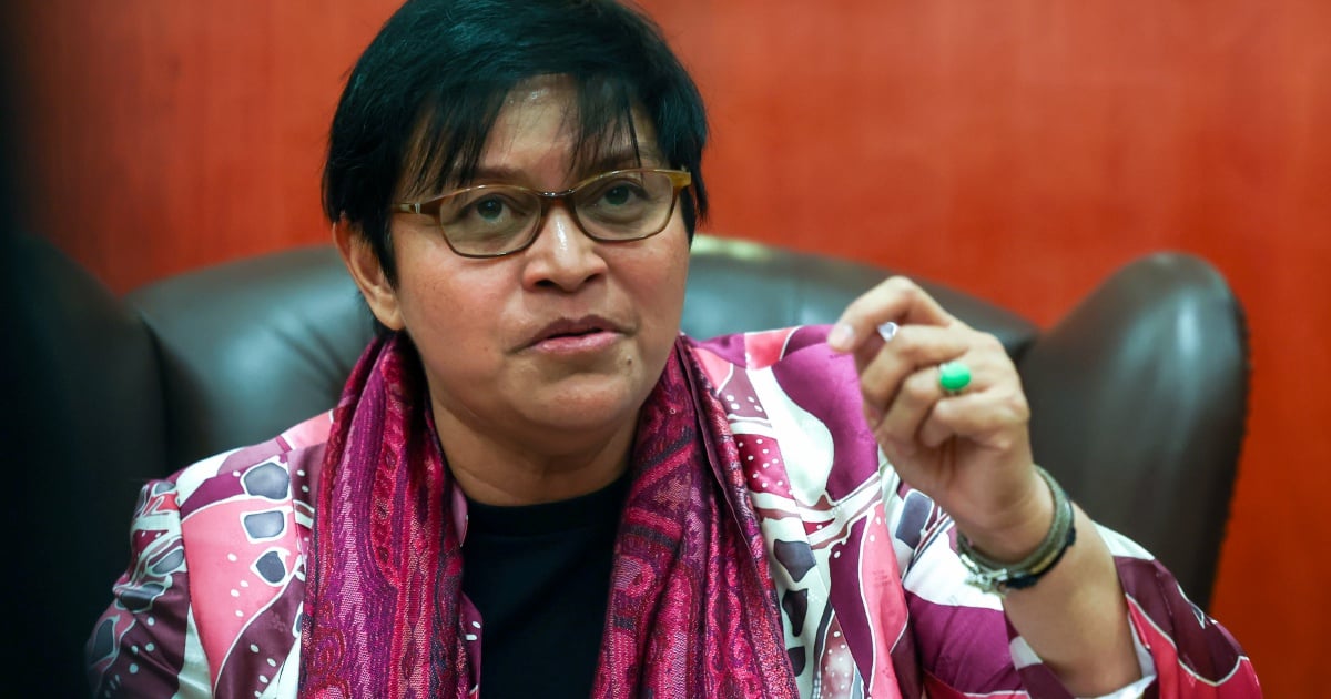 Azalina lancar e-buku 'Sulu Fraud Vs Malaysia's Truth'