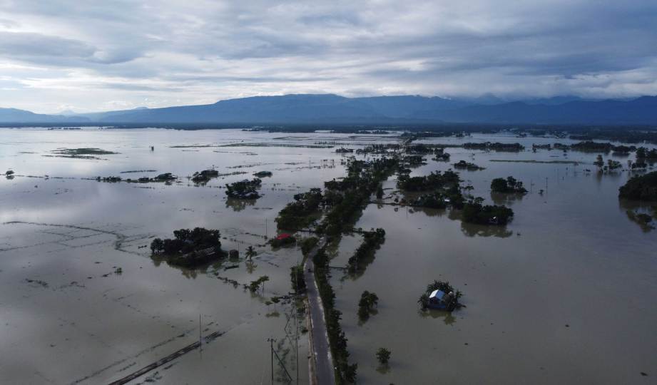 DAERAH Sunamganj yang terjejas akibat banjir. FOTO AFP