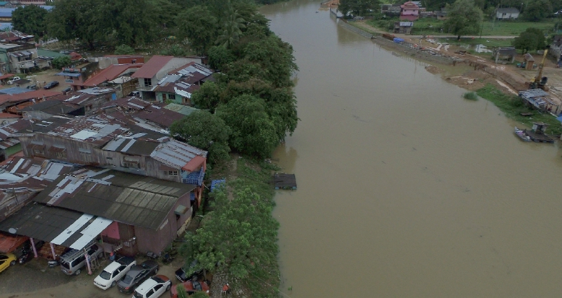 Paras air Sungai Golok semakin meningkat | Harian Metro