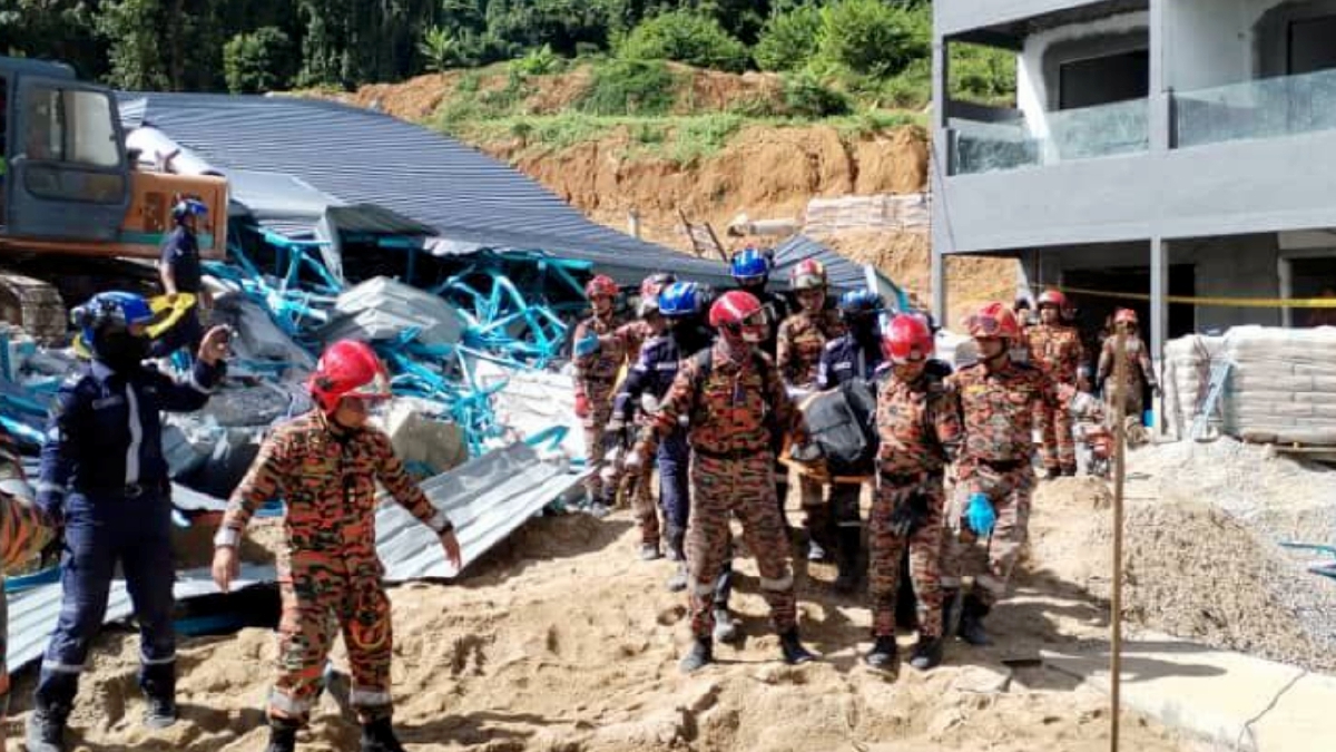 MAYAT warga Indonesia yang tertimbus dalam kejadian runtuhan bangunan restoran di Pulau Perhentian di sini, ditemui pada 2.08 petang hari ini. FOTO Ihsan Bomba