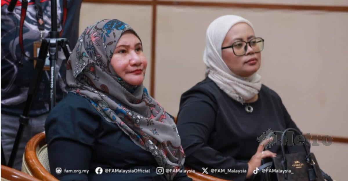 PENGERUSI Jawatankuasa Bolasepak Wanita FAM, Datuk Suraya Yaacob (kiri). FOTO FB FAM