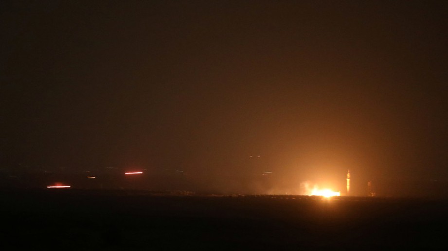 PELURU berpandu itu dilancarkan berhampiran Damsyik dan wilayah Homs. FOTO Reuters 